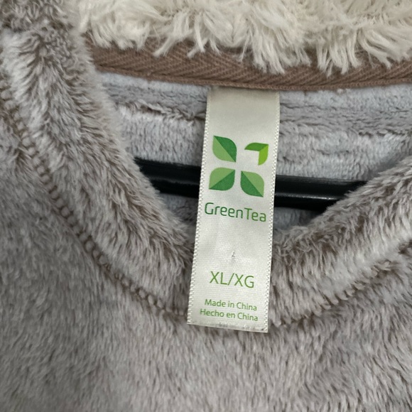 Fuzzy jacket - Picture 2 of 2